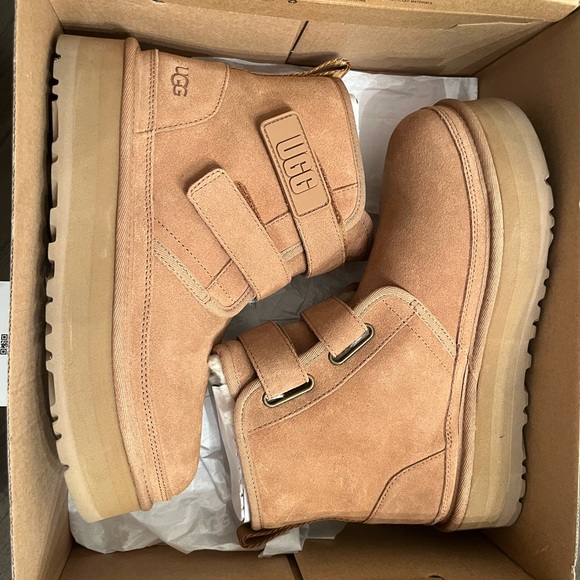 UGG Shoes - Women’s Ugg Neumel